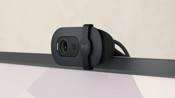 Logitech Brio 105 Business Webcam — Full HD 1080p, Auto Light Balance, Privacy Shutter (960-001592)