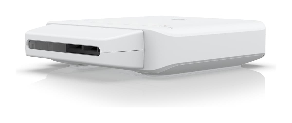 Ubiquiti UniFi Switch Flex — 5× GbE PoE, Outdoor-Ready, PoE-Powered with Passthrough (USW-FLEX)